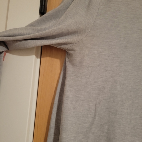 Gapfit small grey wrap top - Picture 5 of 5